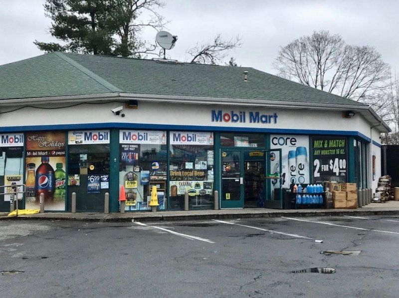 Mobile Mart Gas Station - Cottonwood Vending 4