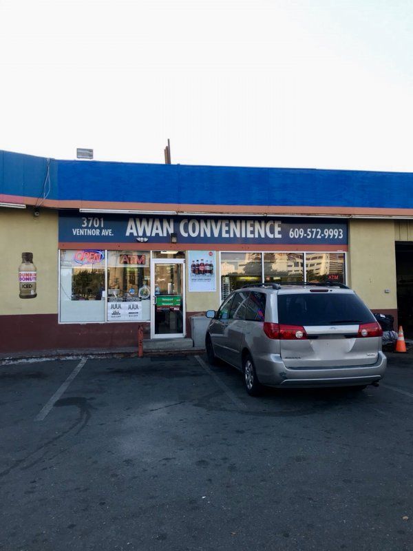 Awan Convenience Store - Cottonwood Vending 3