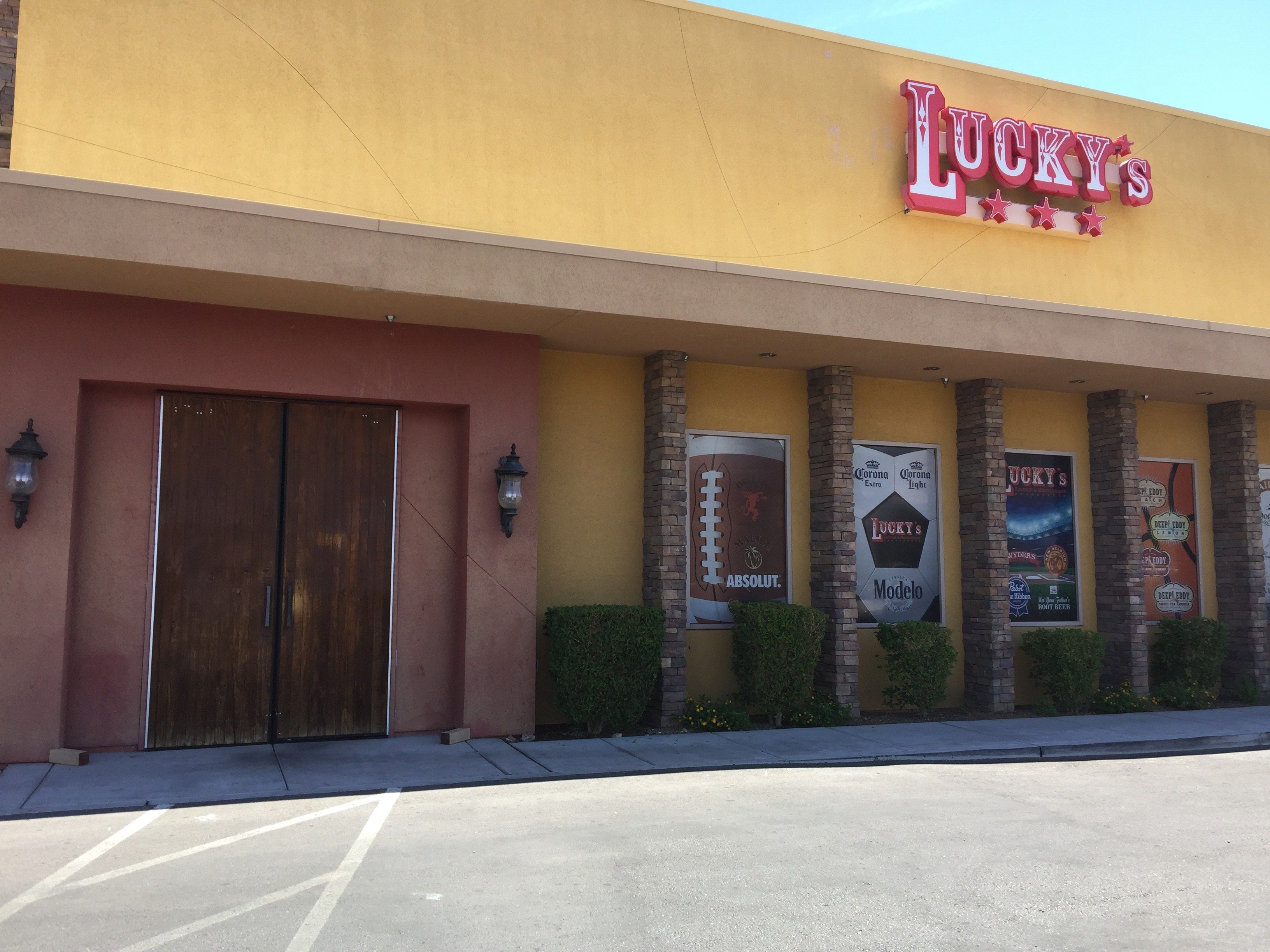 Lucky's Lounge - EasyBit