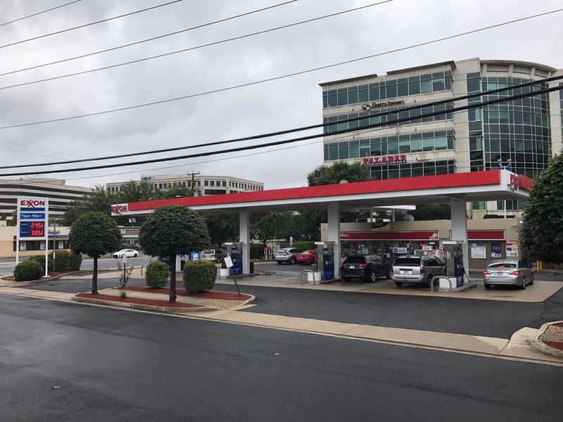 Exxon Gas Station - Tysons Corner - Bitexpress 3